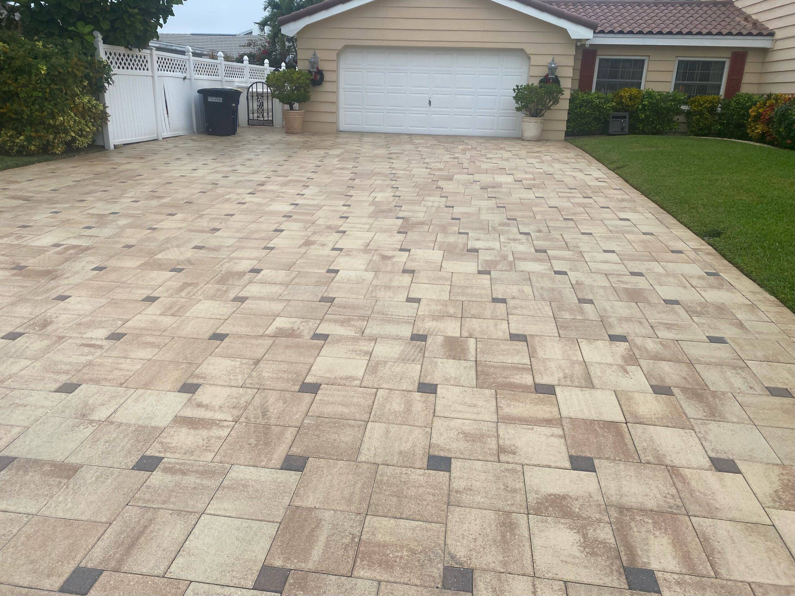 You are currently viewing What to Consider When Choosing the Right Paver Type 